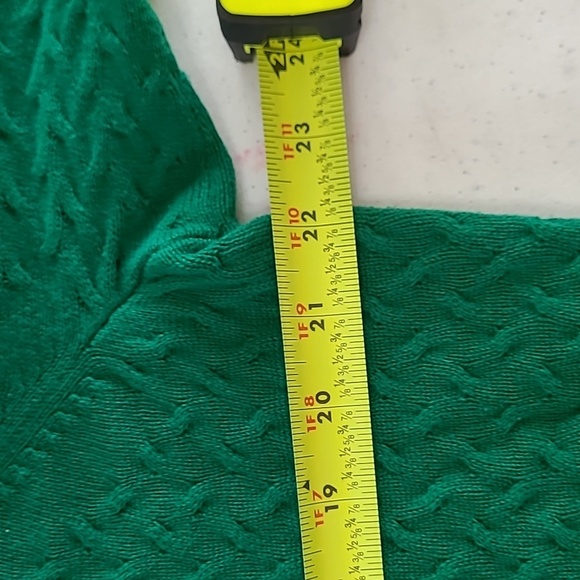 Studio Works women's Green V-neck cable knit sweater size 1X - Picture 4 of 5